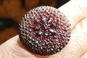 Starožitný velký 3,5cm prsten s českými granáty