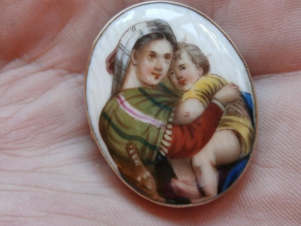 Starožitná porcelánová exkluzivní velká madonka 4x3,2cm