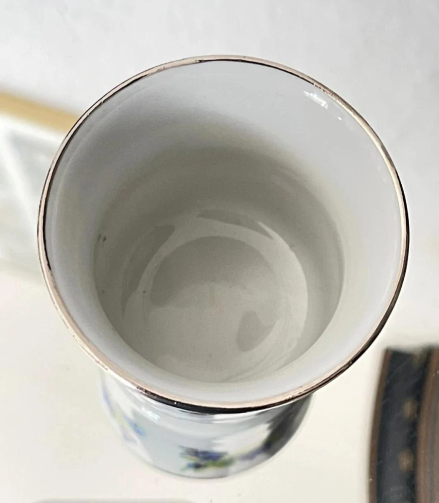 RARITA - porcelán šálek,podšálek a lžička s pomněnkami stříbrná montáž