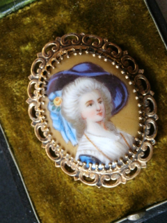 Bidermaier malba na porcelánu nádherná brož s etuí