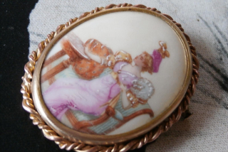 Starožitná brož - ruční malba na porcelán šlechtična LIMOGES Francie