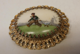 Překrásná starožitná porcelánová malovaná brož