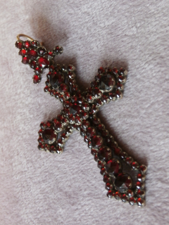 Starožitný nádherný kříž s českými granáty - 6cm