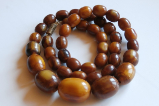 Nádherný náhrdelník s jantarem 48,08g