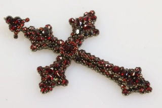 Starožitný nádherný kříž s českými granáty - 7,4cm